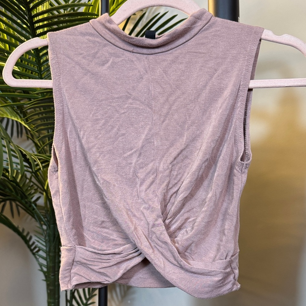 FREE if you bundle 3 more items ‼️Topshop Mauve Twist Front Muscle Tee